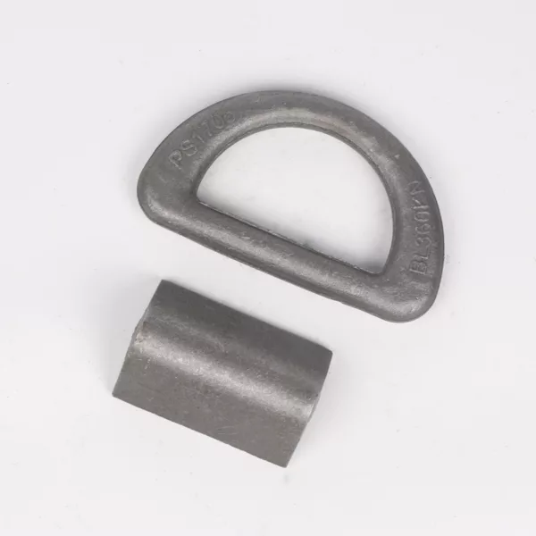 Anello a D in acciaio al carbonio forgiato e morsetto per fune metallica su sfondo bianco.