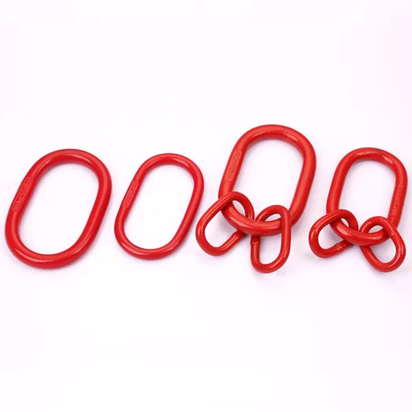 Five red plastic chain links laid out in a row with the last two interlocked, including a G100 Master Link with Flat.