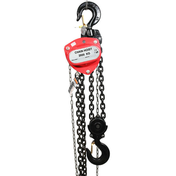 The red Hand Chain Hoist, with black chains and hooks, can lift up to 2000 kg.