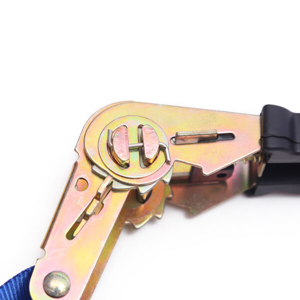 Close-up of a metal ratchet buckle with blue strap and gear-lever system.