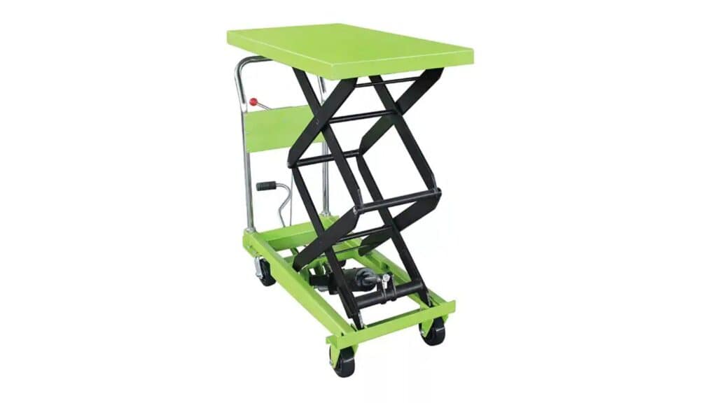 a lifting table used in warehouse